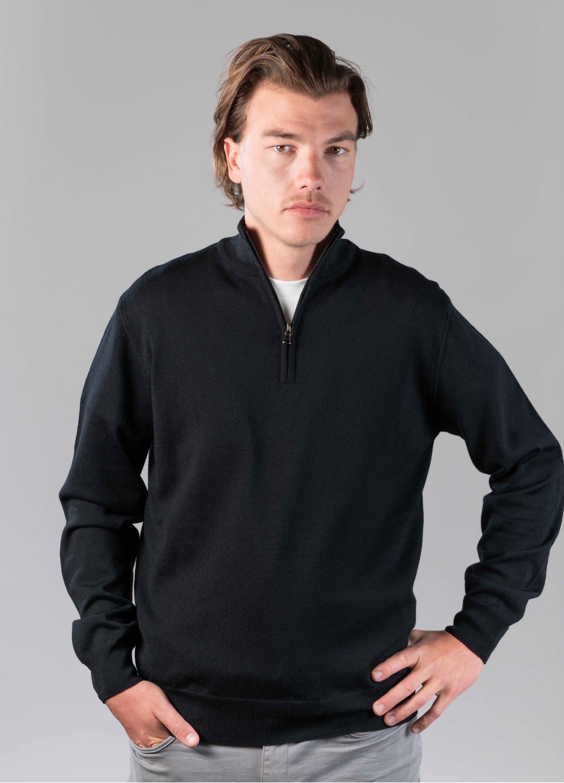 Merino Quarter Zip Black