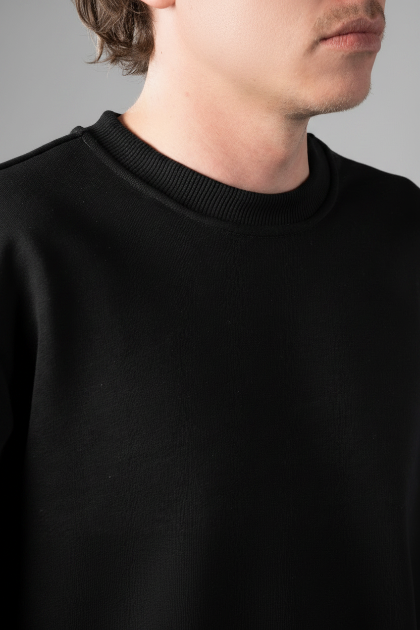 Crewneck Black detail